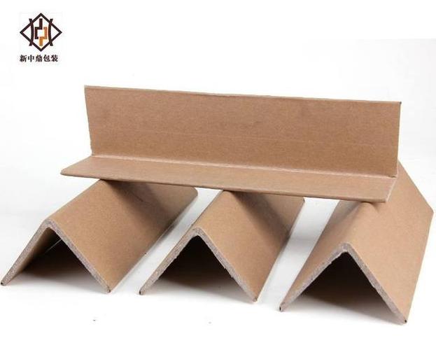 纸护角产品现在已经是非常常见的包装材料了,它可以配合纸箱或者托盘
